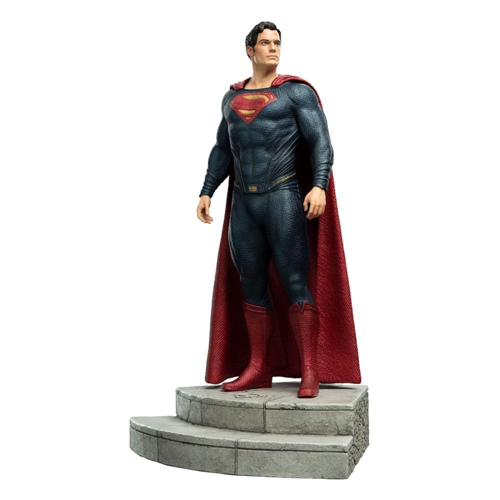 Superman The Man of Steel Statues Review.